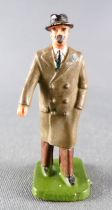 Starlux 40mm - Train Station - Man Walking Repainted (ref 1106) 1