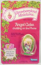 Strawberry shortcake - Miniatures - Angel Cake chatting on the phone