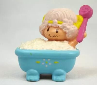 Charlotte aux fraises - Miniatures - Ang�lique prend un bain moussant (loose)