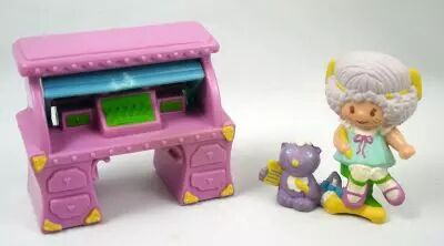 Strawberry shortcake - Miniatures - Angel Cake with Souffl� at a desk (loose)