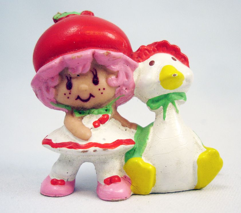 Strawberry shortcake miniatures outlet