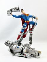 Superman - DC Direct - Mini Statuette Man vs Machine (Sans boite)