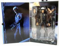 Terminator 2 - T-1000 Motorcycle Cop Ultimate Figure - Neca