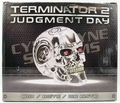 Terminator 2: Judgment Day - Nemesis Now UK - Endoskeleton Head resin box