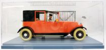 The Cars of Tintin (1:24 scale) - Hachette - #25 Red Taxi (The Crab with the Golden Claws)