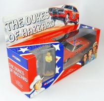 The Dukes of Hazzard - Corgi - 1:36 scale 1969 Dodge Charger General Lee diecast (w/Luke & Bo Duke)