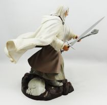 The Lord of the Rings - Gandalf The White - Diamond Gallery PVC Diorama Statue