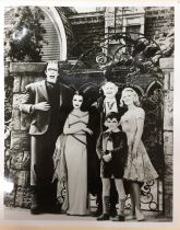 The Munsters (Les Monstres)  - Lot de 8 Photos de Presse Noir et Blanc