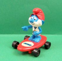 The Smurfs - Hardee\'s - PaPa Smurf beach keeper on red skateboard