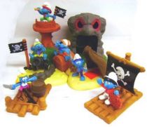 The Smurfs - McDonald 2004 \'\'Pirates\'\' (Set of 6 figures with base)