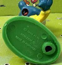 The Smurfs - Schleich -  20065 Rugby Smurf (Made in Portugal)