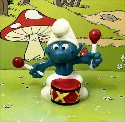 The Smurfs - Schleich - 20009 Drummer Smurf (red & yellow)