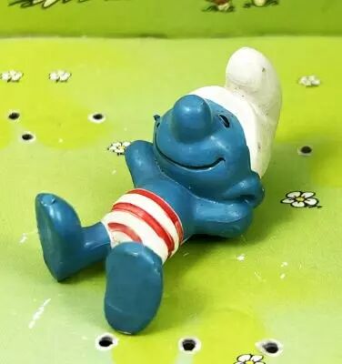 The Smurfs - Schleich - 20014 Sleeping Smurf (white & red short)