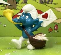 The Smurfs - Schleich - 20031 Postman Smurf (heart on mail)