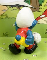 The Smurfs - Schleich - 20035 Kicker Smurf (red t-shirt & yellow short)