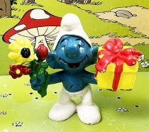 The Smurfs - Schleich - 20040 Smurf with present & flowers