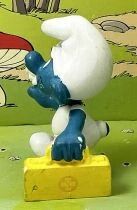 The Smurfs - Schleich - 20054 First Aid Smurf (yellow case w/mark)