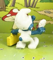 The Smurfs - Schleich - 20054 First Aid Smurf (yellow case without sign)