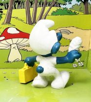 The Smurfs - Schleich - 20054 First Aid Smurf (yellow case without sign)