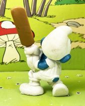 The Smurfs - Schleich - 20066 Cricket Smurf (ocher & red bat)