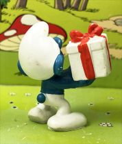 The Smurfs - Schleich - 20086 Gift box Smurf (white)