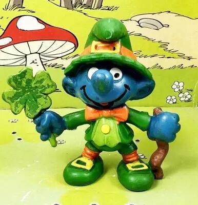 The Smurfs - Schleich - 20176 St-Patrick Smurf (Made in Portugal)