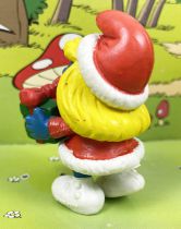 The Smurfs - Schleich - 20208 Christmas Smurfette with square gift and short coat (Made in Portugal)
