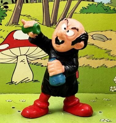 The Smurfs - Schleich - 20416 Gargamel prepares magic potion (W.Berrie Co.)