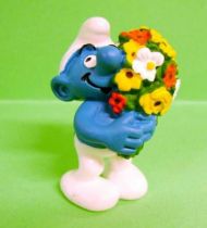 The Smurfs - Schleich - 20469  Smurf with flowers