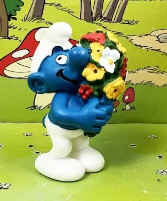 The Smurfs - Schleich - 20469  Smurf with flowers