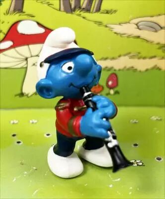 The Smurfs - Schleich - 20486 Smurf on parade playing Clarinet
