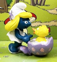 The Smurfs - Schleich - 20489 Smurfette with Easter egg with bird  (Made in Portugal)