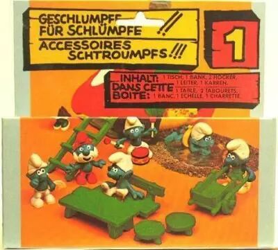 The Smurfs - Schleich - 40030 Tables Chairs and other Smurfs accessories N�1 (Mint in Mox)