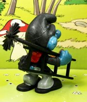 The Smurfs - Schleich - 40202 Smurf chimney sweeper (light gray trousers)