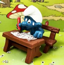 The Smurfs - Schleich - 40220 Schoolboy Smurf on school\'s bench