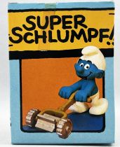 The Smurfs - Schleich - 40225 Smurf with Lawnmower (mint in box)
