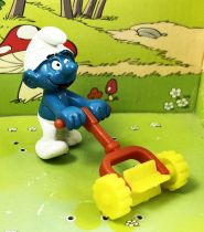 The Smurfs - Schleich - 40225 Smurf with Lawnmower