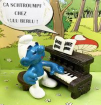 The Smurfs - Schleich - 40229 Smurf with Piano