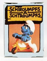 The Smurfs - Schleich - 40230 Smurf driving a Kick Scooter (mint in box)