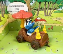 The Smurfs - Schleich - 40232 Smurf driving a smurf mushroom car