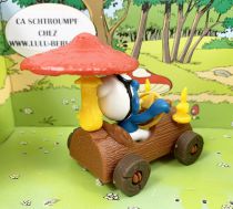 The Smurfs - Schleich - 40232 Smurf driving a smurf mushroom car