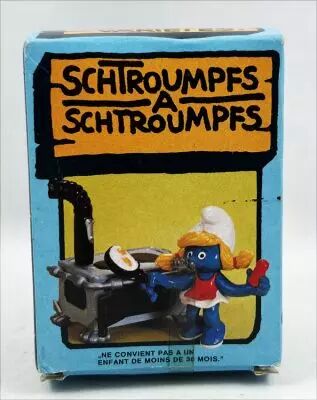The Smurfs - Schleich - 40238 Smurfette with Kitchen (mint in box)
