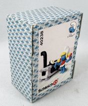 The Smurfs - Schleich - 40238 Smurfette with Kitchen (New Look Box)
