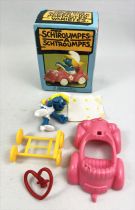 The Smurfs - Schleich - 40241 Smurfette drives a pink car (w/box)