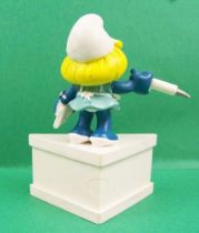 The Smurfs - Schleich - Nurse Smurfette \'\'Little attention for a quick recovery !!\'\' (white base)