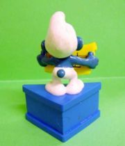 The Smurfs - Schleich - Singer Smurf  \'\'Happy Birthday to You\'\' (blue base)
