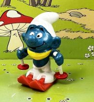 The Smurfs - Schleich - Skier Smurf (red poles)