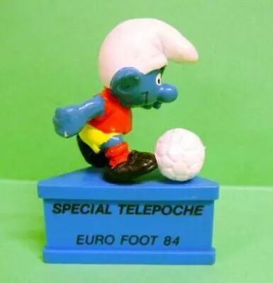 The Smurfs - Schleich - Soccer Smurf \'\'Sp�cial T�l�poche - Euro Foot 84\'\' (blue base)