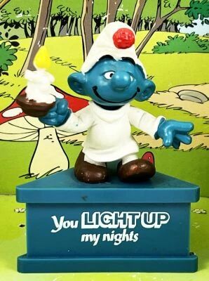 The Smurfs - Schleich / Wallace Berrie Co. - 0060 Sleeper with candle Smurf (blue base)
