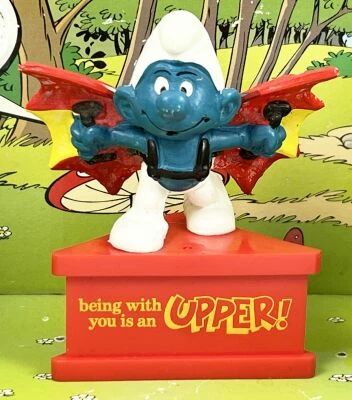 The Smurfs - Schleich / Wallace Berrie Co. - 20036 Flying Wings Smurf (red base)